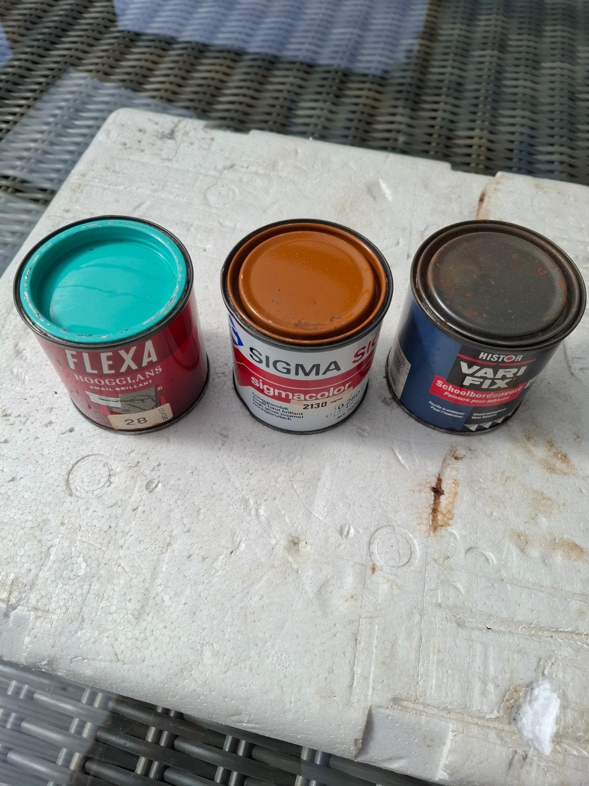 Diverse blikjes verf: Havanna bruin, licht groen, zwart, Ophalen of Verzenden
