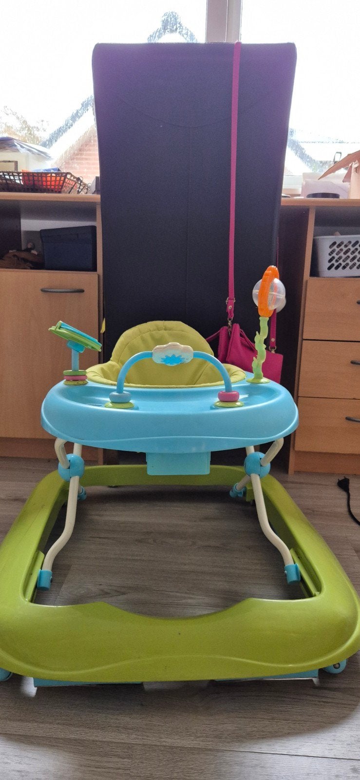 Babywalker met speelgoed en wieltjes, Ophalen, Zo goed als nieuw, Overige typen, Met wieltjes