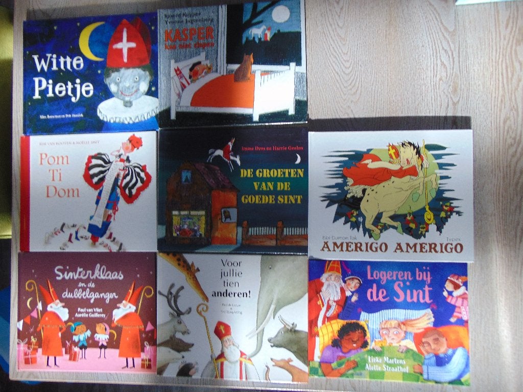 11x Sinterklaas boek - set Sint boeken hardcover, Ophalen of Verzenden, Zo goed als nieuw, Paul de leeuw, Fictie algemeen