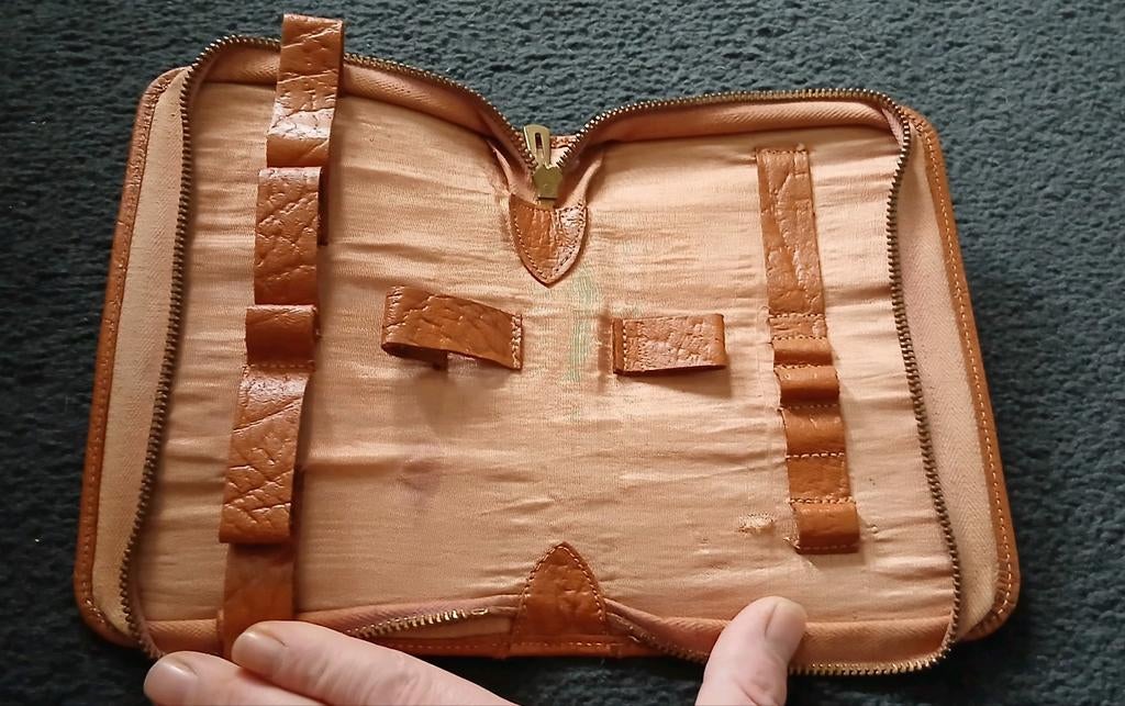 Vintage Toilettas Scheerset Groom Kit Luxe Leder Uitvoering, Antiek en Kunst, Ophalen of Verzenden