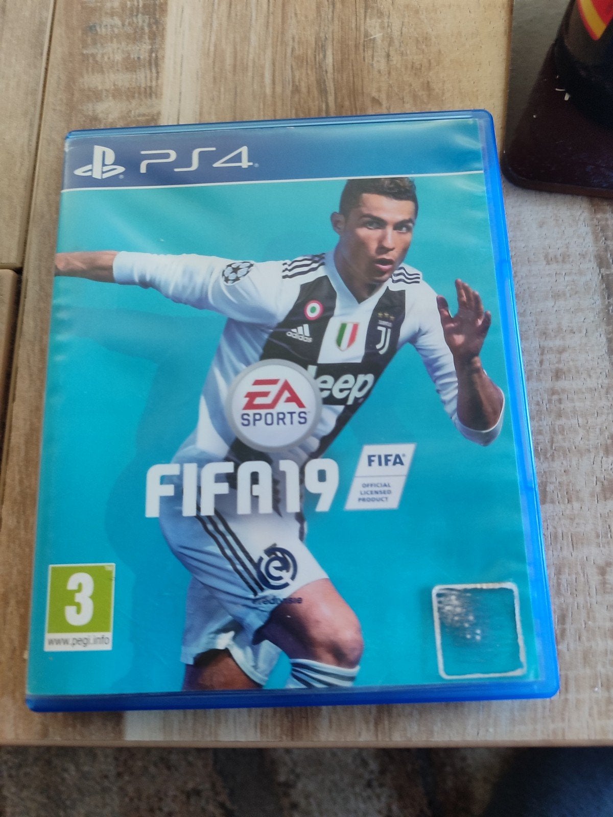 F1 2019 & FIFA 19 PS4 Games - Zo goed als nieuw, Ophalen, 1 speler, Racen en Vliegen, Zo goed als nieuw