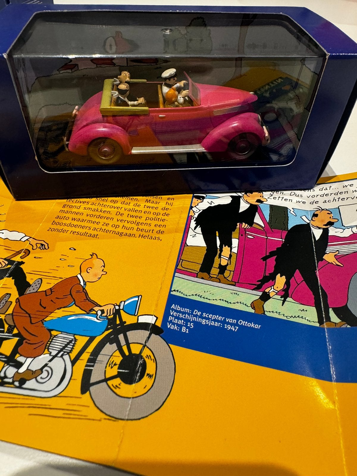 Kuifje auto 1:43 de ford v8 club uit skepter ottokar, Ophalen of Verzenden, Kuifje, Zo goed als nieuw, Beeldje of Figuurtje