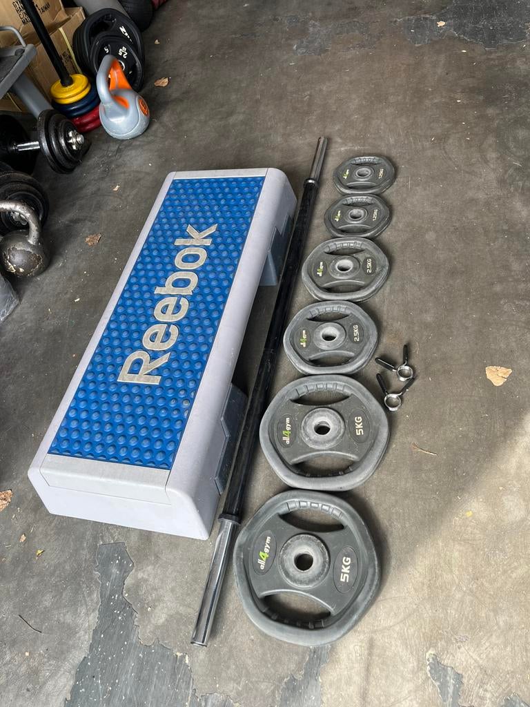 Reebok step met bodypump set stang met schijven, Sport en Fitness, Fitnessmaterialen, Gebruikt, Bp set, Ophalen of Verzenden, Reebok