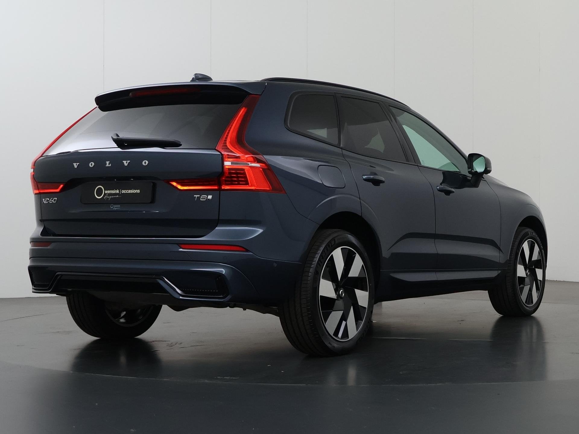 Volvo XC60 2.0 T8 Plug-in hybrid AWD Ultra Dark | Panoramada, Auto's, Automaat, Gebruikt, Euro 6, 4 cilinders