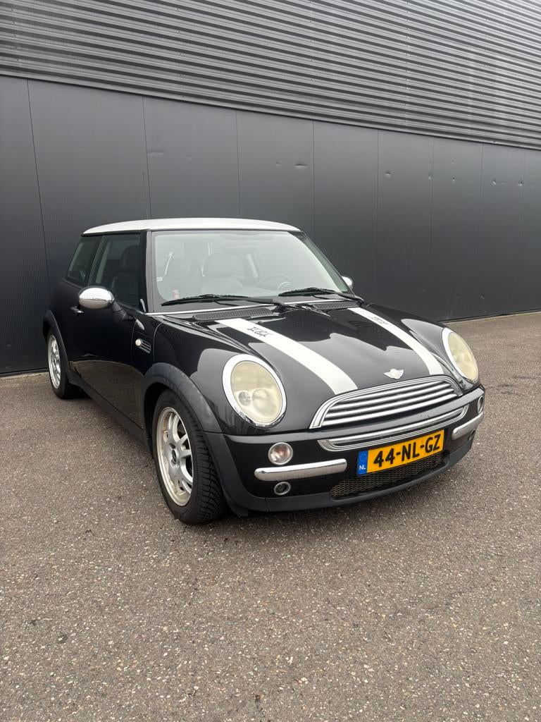 Mini 1.6 16V Cooper 2003 Zwart, Auto's, Mini, Voorwielaandrijving, 15 km/l, 4 cilinders, 4 stoelen