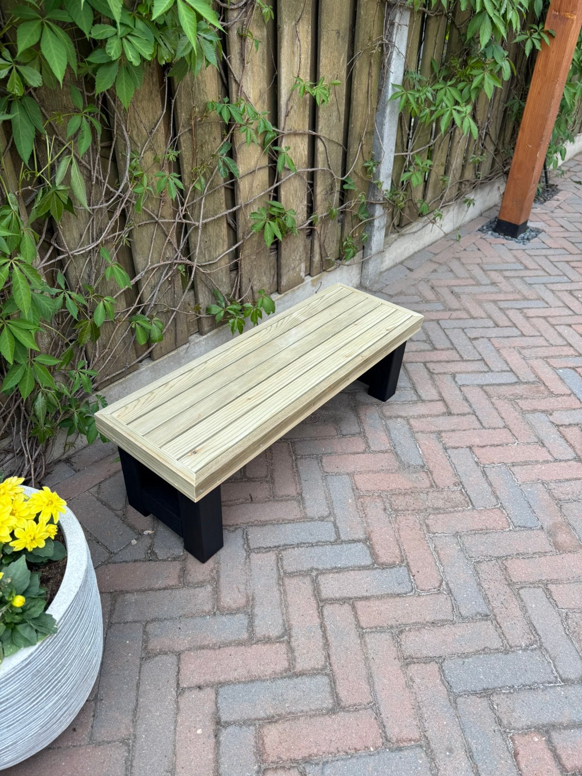 Nieuw krukje voor buiten van hout met houten poten. 90x28x30, Ophalen of Verzenden, Nieuw, Hout