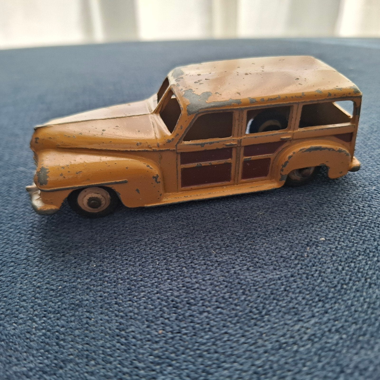 Dinky Toys en Matchbox militaire voertuigen en auto's, Ophalen of Verzenden