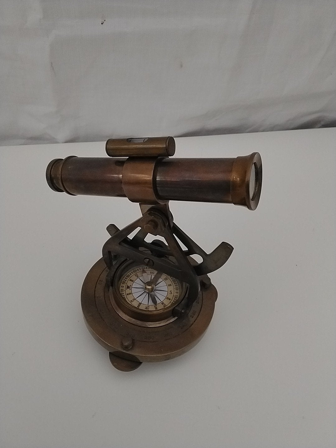 Antieke messing telescoop met kompas en waterpas, Ophalen of Verzenden, Gebruikt, Minder dan 80 mm, Lenzentelescoop (refractor)