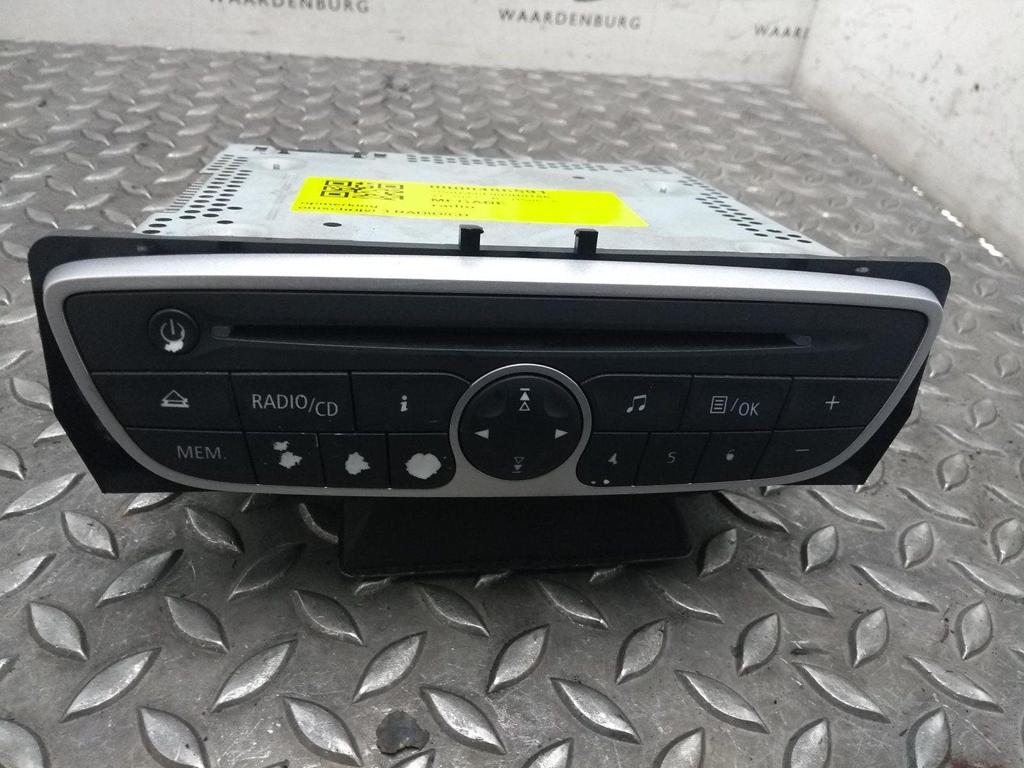 RENAULT MEGANE RADIO 2011, Ophalen of Verzenden, Gebruikt, Stiba lid