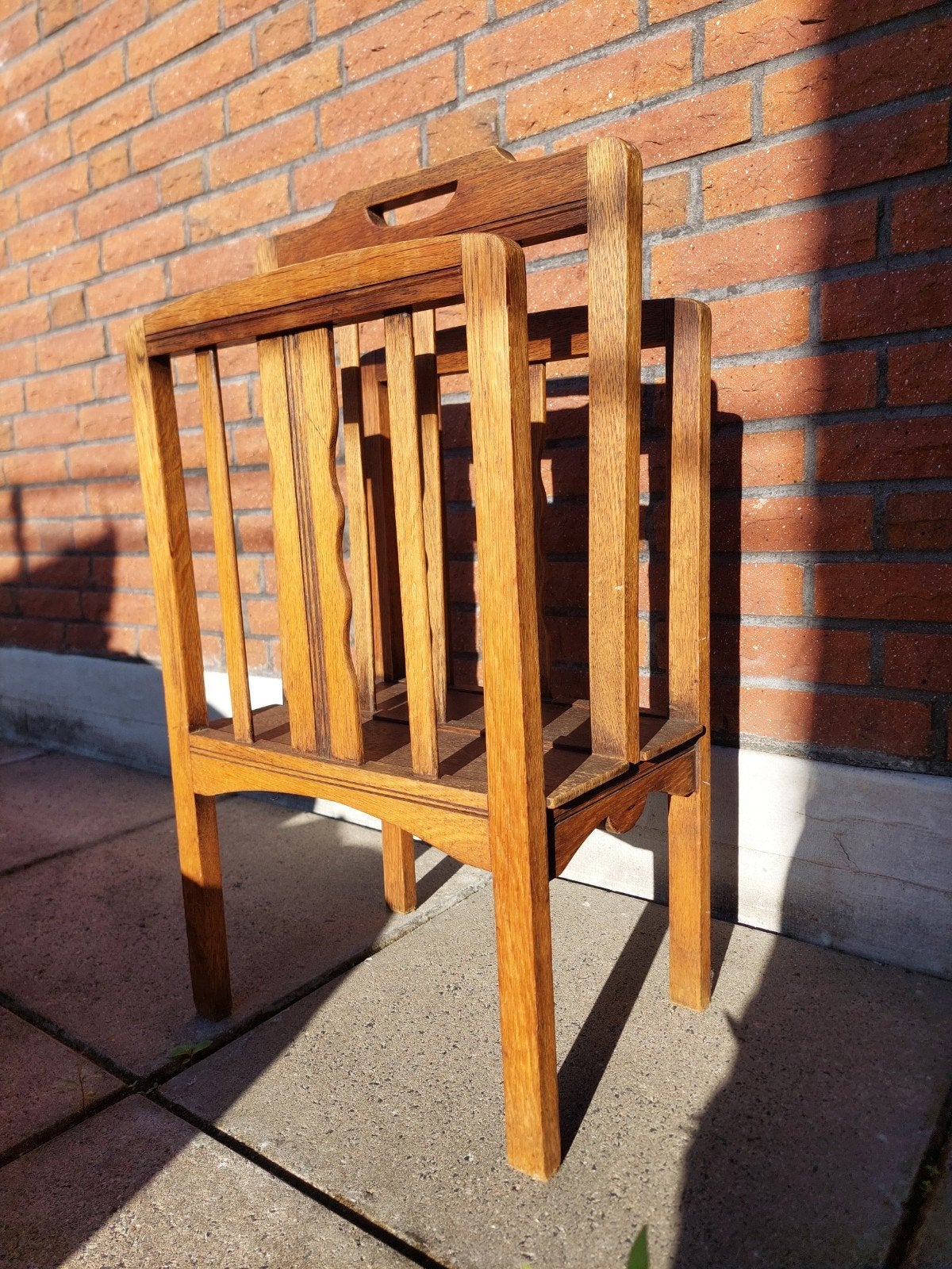 Vintage houten lectuurbak / krantenbak, Huis en Inrichting, Woonaccessoires | Krantenbakken en Lectuurbakken, Met handvat, Ophalen