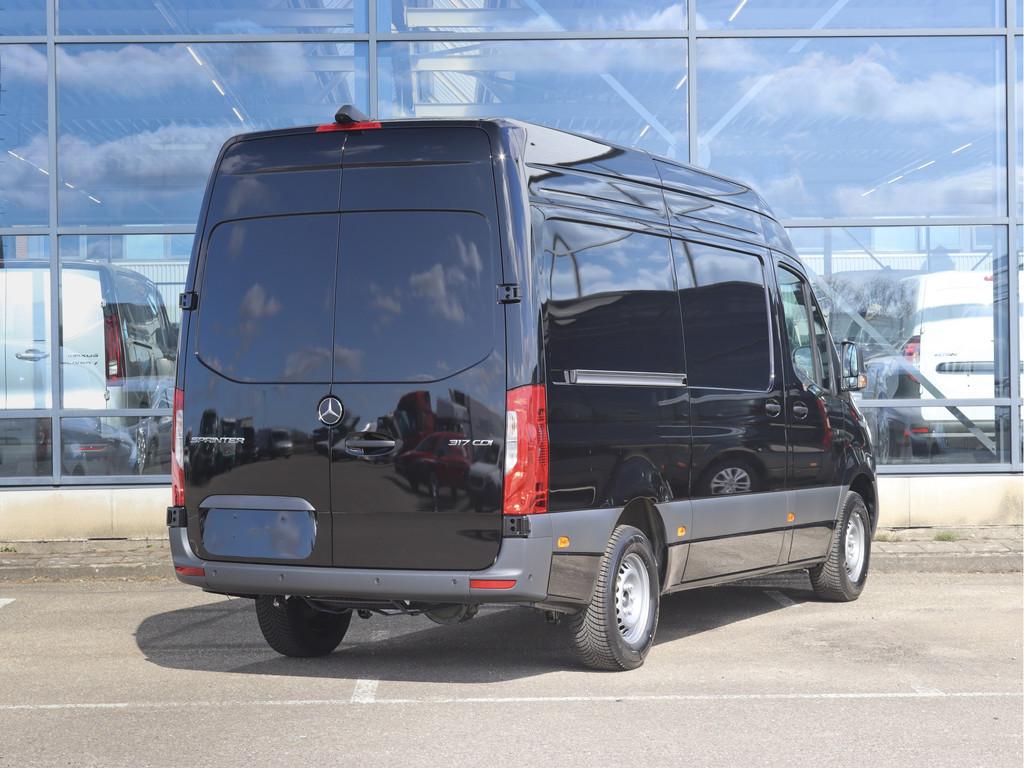 Mercedes-Benz Sprinter 317 1.9 CDI L2 Pro HD (bj 2025), Automaat, 12 maanden, 2202 kg, Zwart