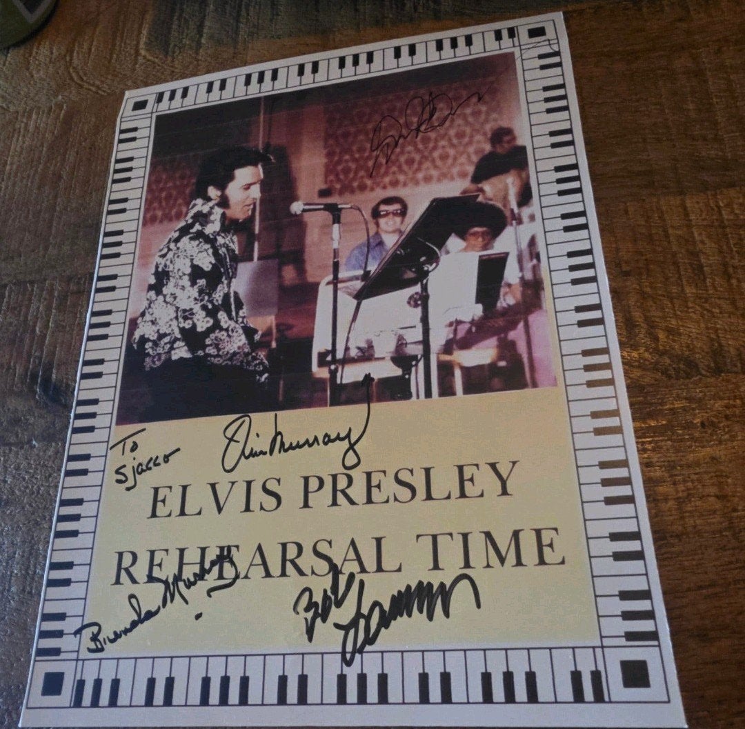 Gesigneerde Elvis Presley 'Rehearsel, Verzamelen, Muziek, Artiesten en Beroemdheden, Ophalen of Verzenden, Foto of Kaart, Gesigneerd