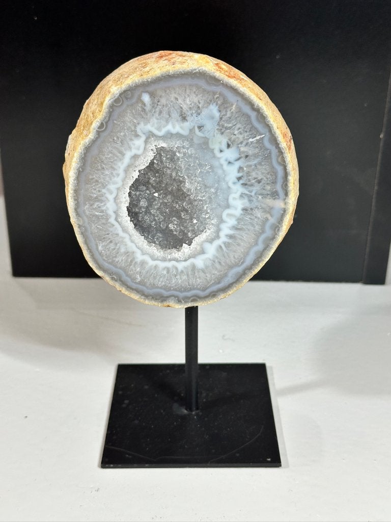 Grote agaat op standaard, Ophalen of Verzenden, Mineraal