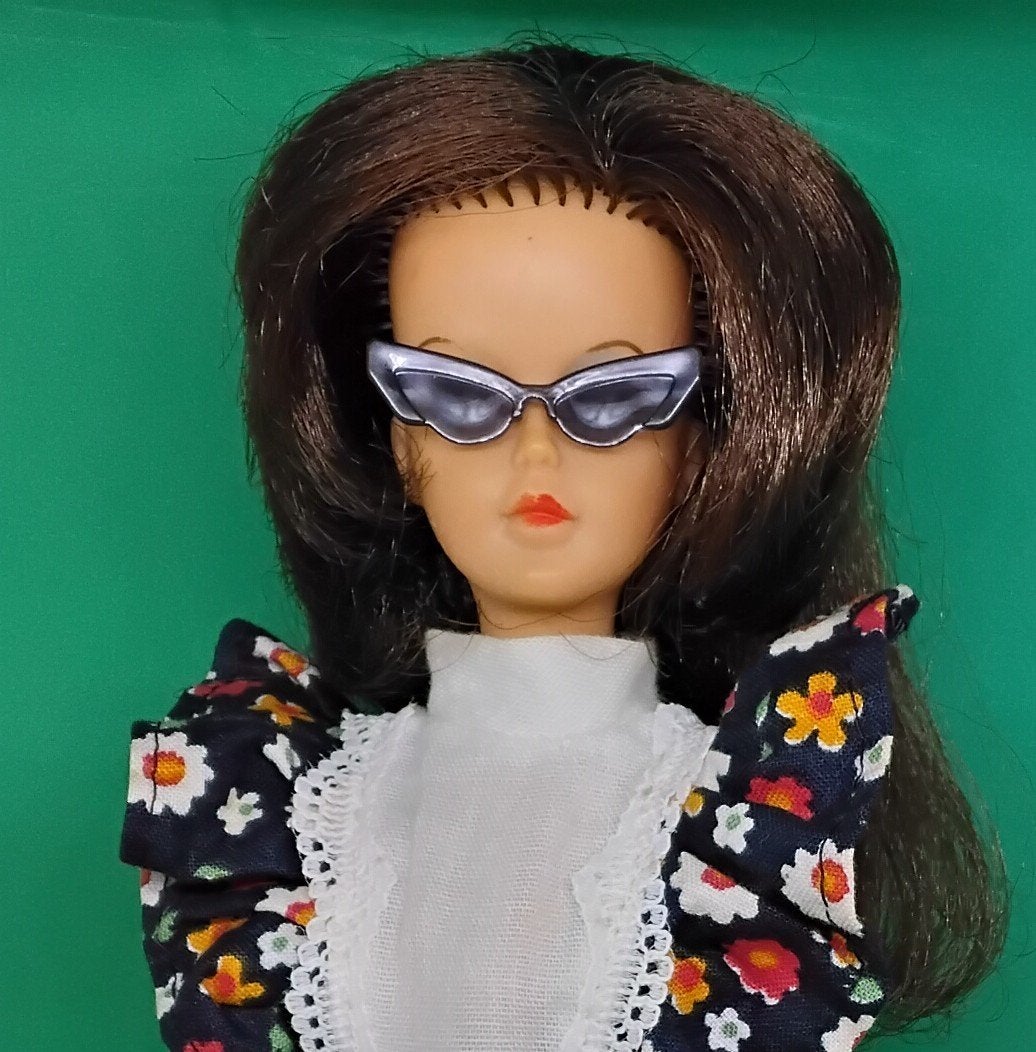 Vintage Barbie/Tressy Zonnebril# jaren'60 Stijl, Verzamelen, Poppen, Verzenden, Gebruikt, Accessoires