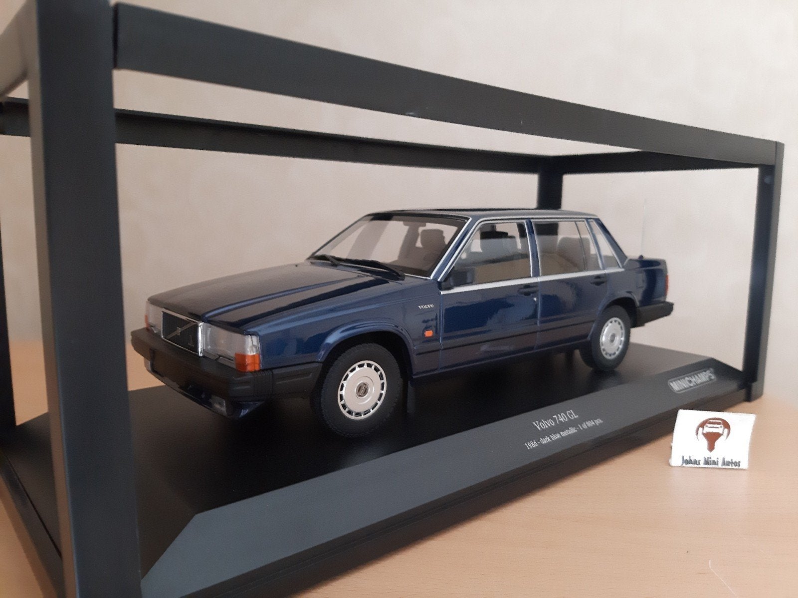 Volvo 740 GL 1986 Royal Blue Metallic van Minichamps 1:18, Minichamps, Auto, Nieuw, Ophalen of Verzenden