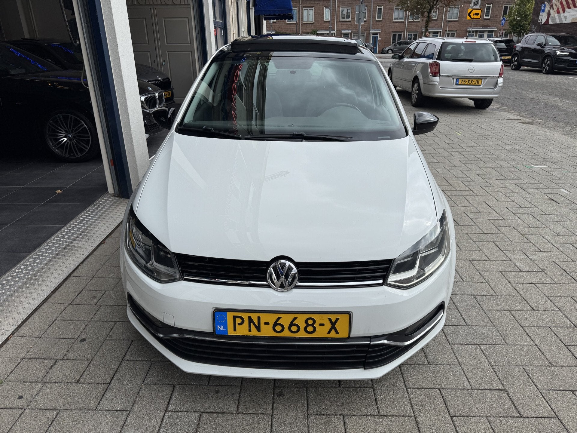 Volkswagen Polo 1.0 First Edition PANORAMA/NAVI/AIRCO, Voorwielaandrijving, Euro 6, Wit, Bedrijf