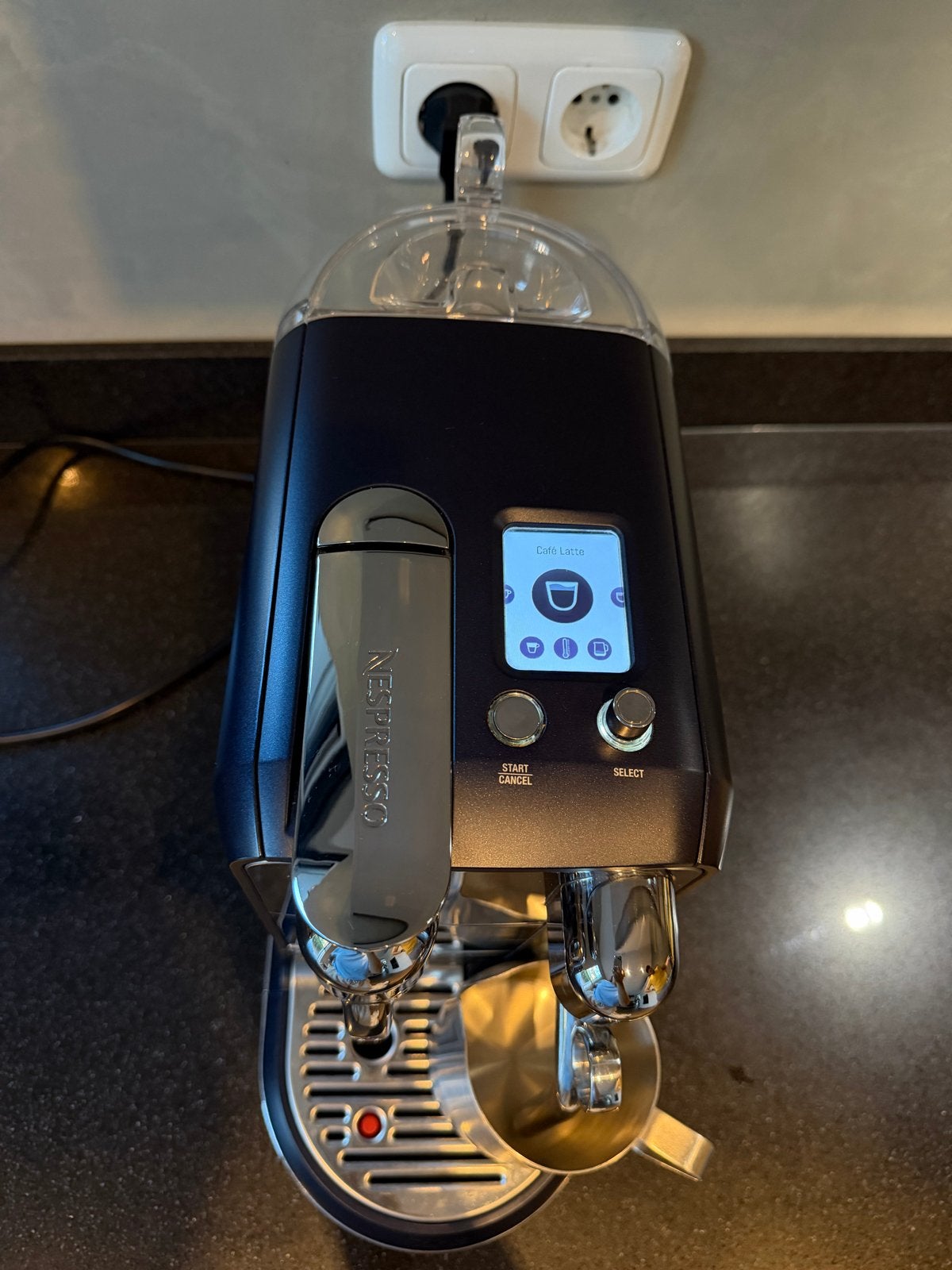 Nespresso Creatista Plus - Marine blau - Zo goed als nieuw, Witgoed en Apparatuur, Espresso apparaat, Ophalen of Verzenden, Zo goed als nieuw