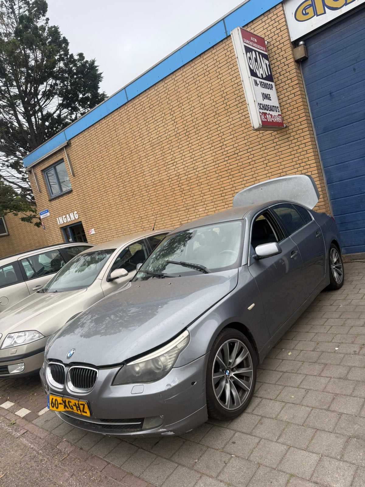 DEFECT MOTOR SCHUDT BMW 5-Serie 2.5 I 523 AUT 2007 Grijs, Auto's, Achterwielaandrijving, 1800 kg, Bedrijf, 1500 kg