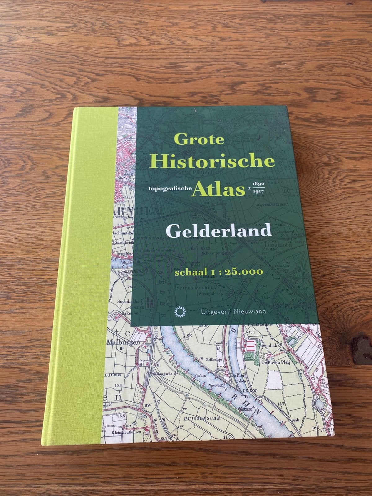 Grote Historische atlas, Ophalen of Verzenden, Zo goed als nieuw, Algemeen