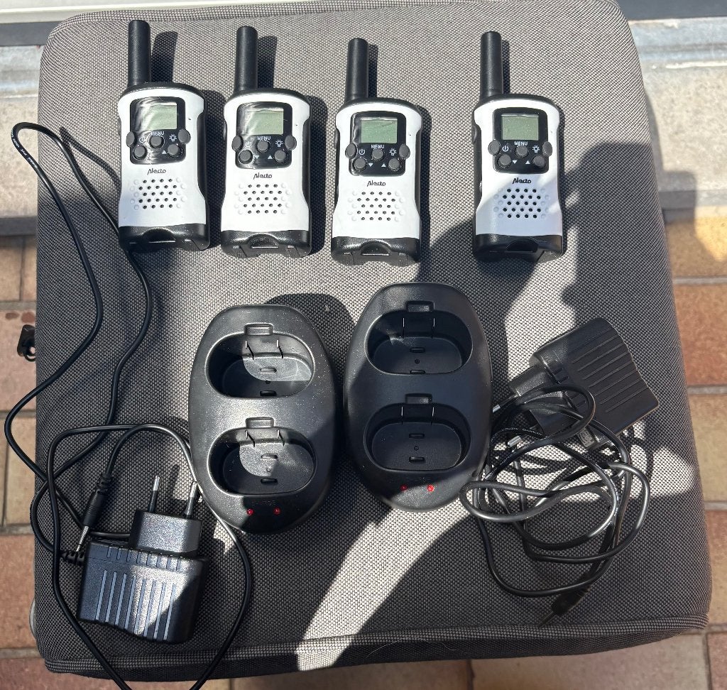 4 portofoons alecto compleet, Telecommunicatie, Portofoons en Walkie-talkies, Minder dan 2 km, Ophalen of Verzenden, Zo goed als nieuw