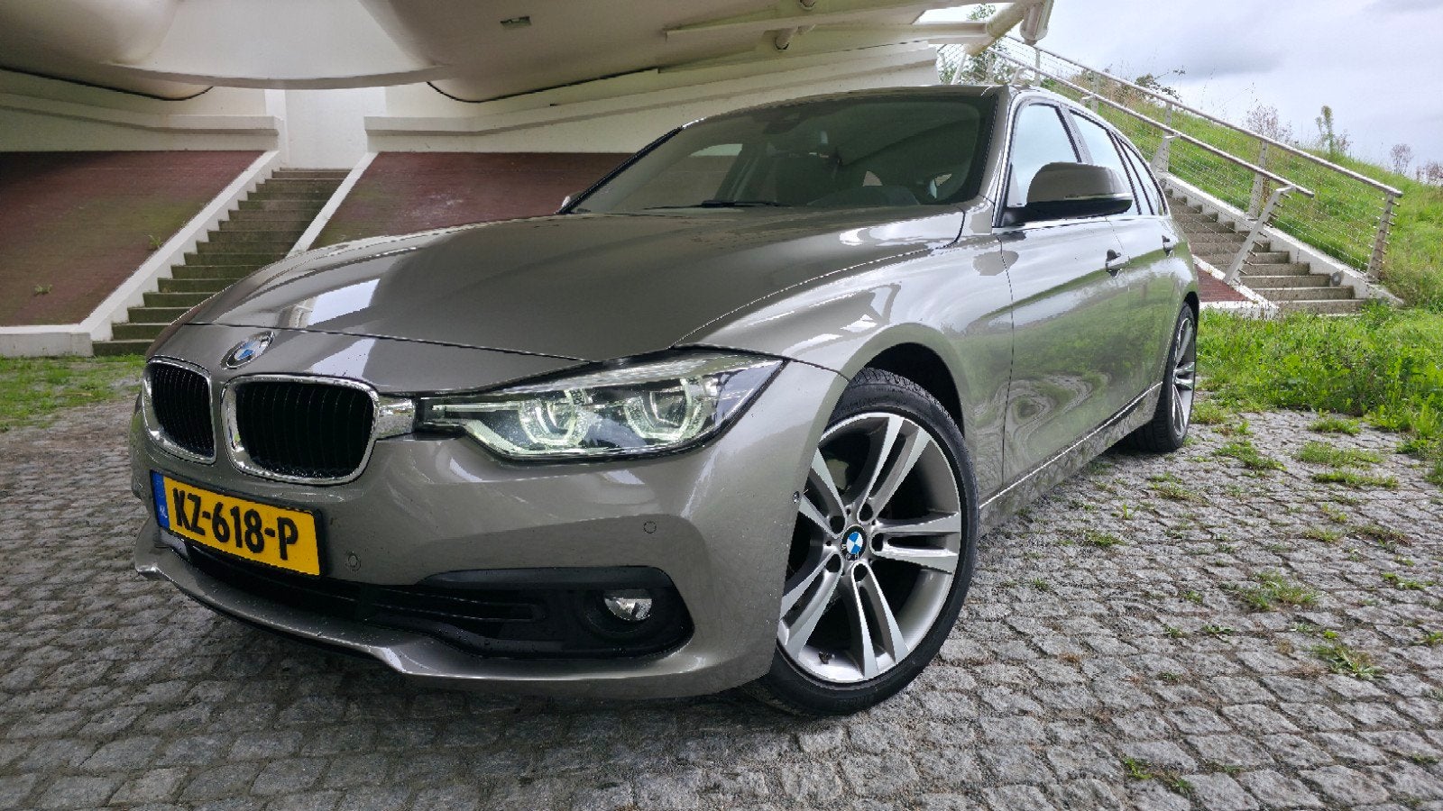 BMW 3-Serie 2.0 320I Touring 2017 Grijs, 183 pk, 1998 cc, Achterwielaandrijving, 4 cilinders