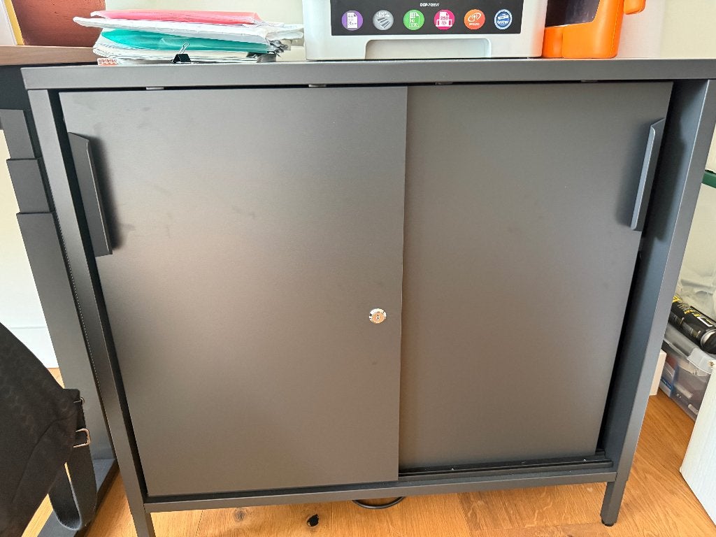 Ikea TROTTEN kas met schuifdeur Antraciet, Ophalen, 50 tot 100 cm, Zo goed als nieuw, Minder dan 100 cm