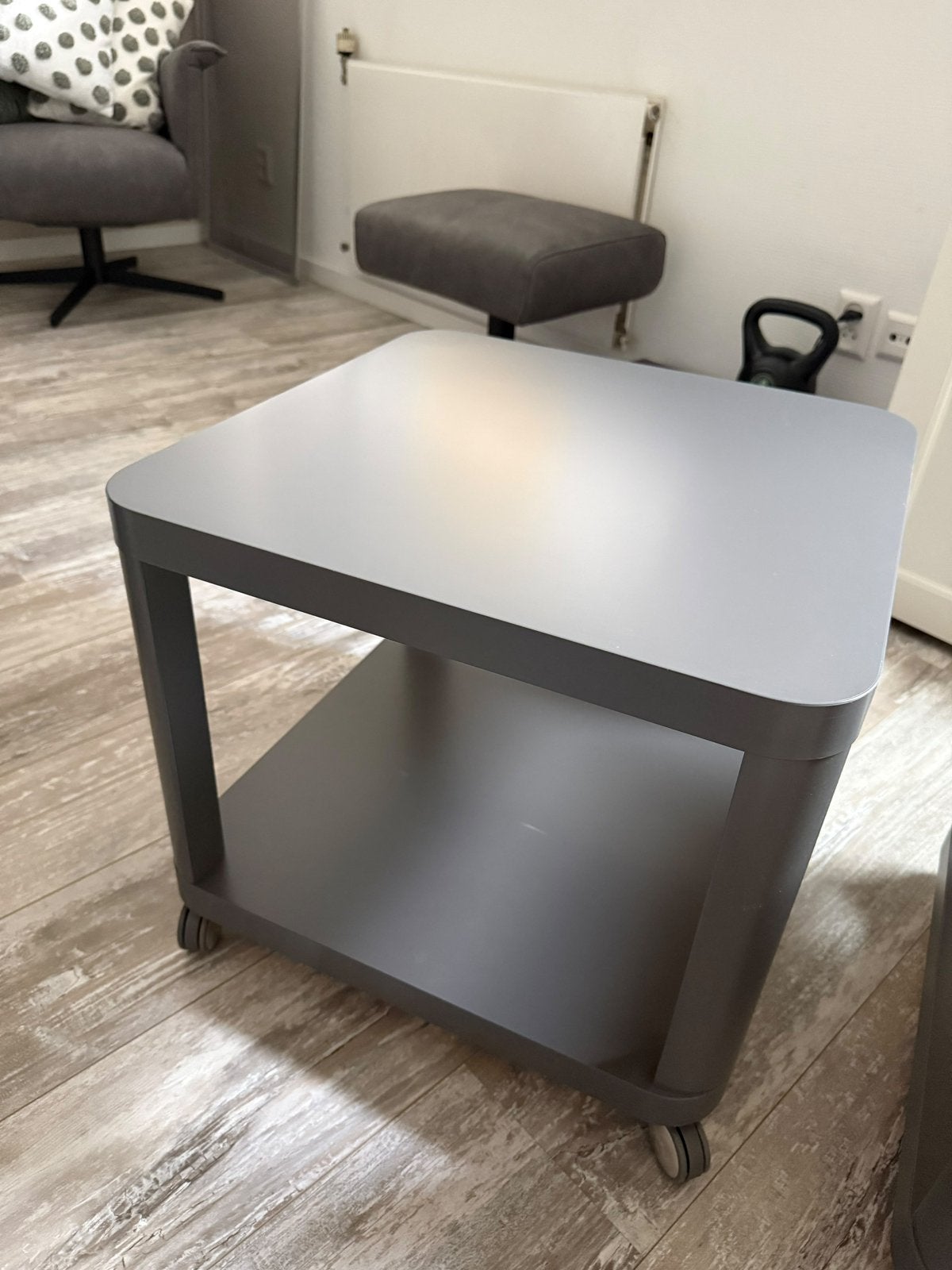 2x Bijzettafel grijs, Ophalen, Kunststof, Gebruikt, Vierkant