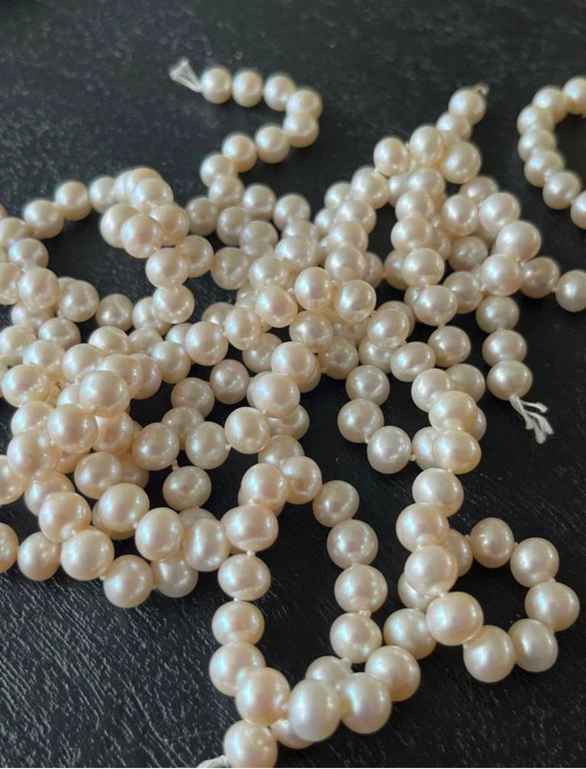 5 rijen cultivé PARELSNOEREN AAA 8 mm, Verzenden, Zo goed als nieuw, Beige, Overige materialen