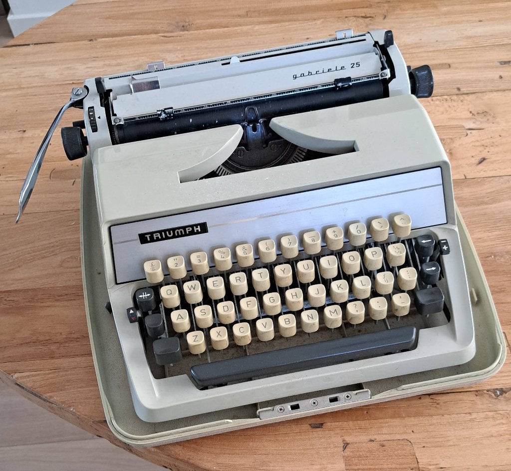 Schrijfmachine Triumph Gabrielle 25, Diversen, Typemachines, Ophalen, Gebruikt