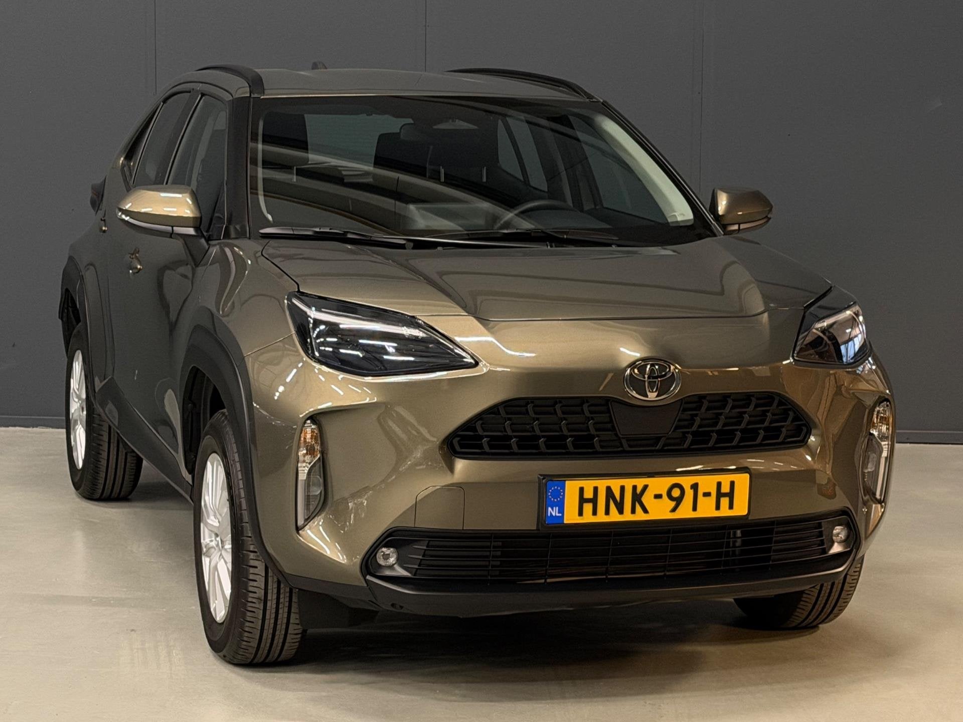 Toyota Yaris Cross 1.5 Hybrid 115 Active CARPLAY/CAMERA/PDC/, Stof, 1165 kg, 23 km/l, Bedrijf