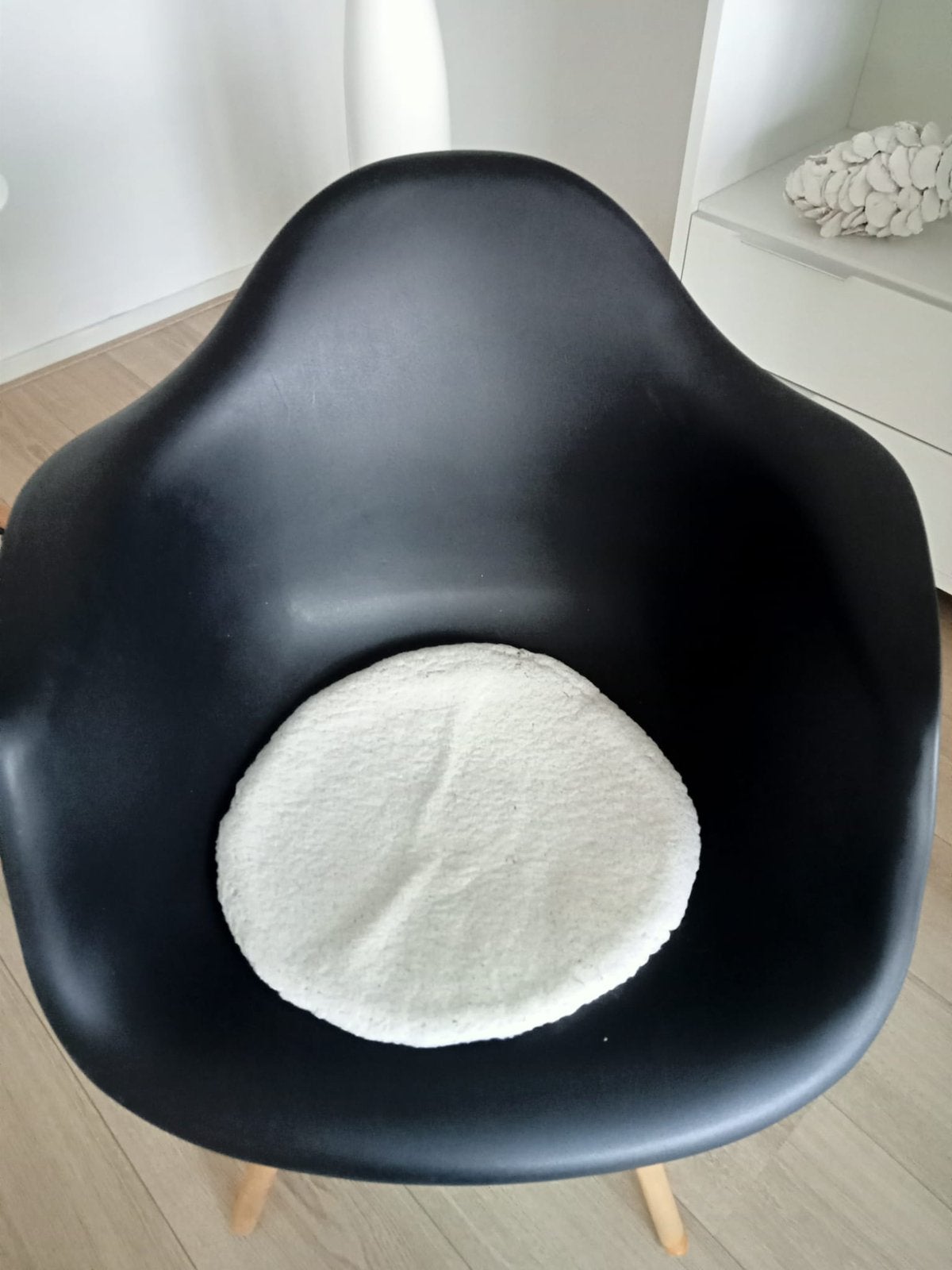 4 kuipstoeltjes kunststof 2x wit/2x zwart, Huis en Inrichting, Ophalen, Kunststof, Gebruikt, Twee