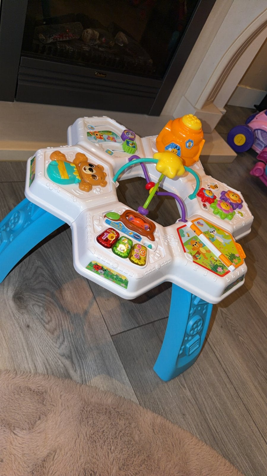 VTech Bezige Bij Speeltafel - Interactief Baby Speelgoed, Kinderen en Baby's, Ophalen, Zo goed als nieuw