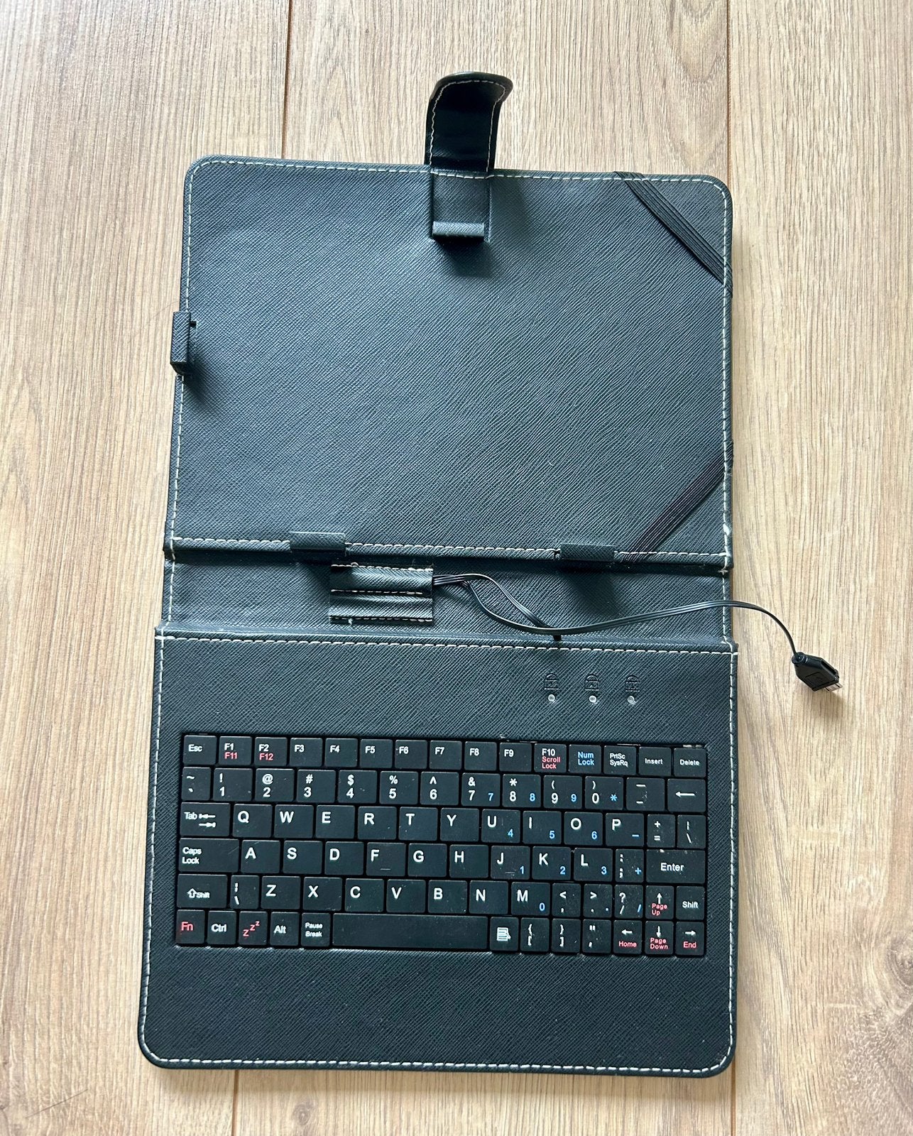 Tablet case keyboard, Verzenden, Zo goed als nieuw, Bescherming voor- en achterkant