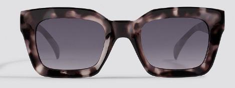 NA-KD zonnebril grijs - Square Frame Sunglasses, Ophalen of Verzenden, Zo goed als nieuw, Grijs, Overige merken