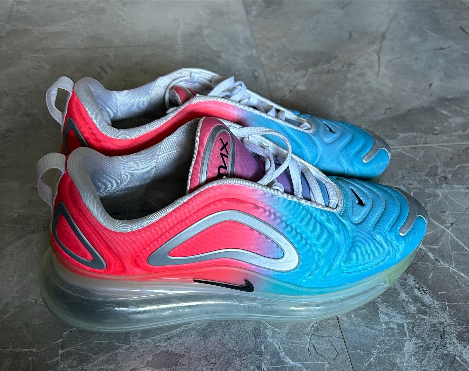 Nike Air Max 720 - Blauw/Roze Sneakers, Ophalen of Verzenden, Gedragen, Overige kleuren, Sneakers of Gympen