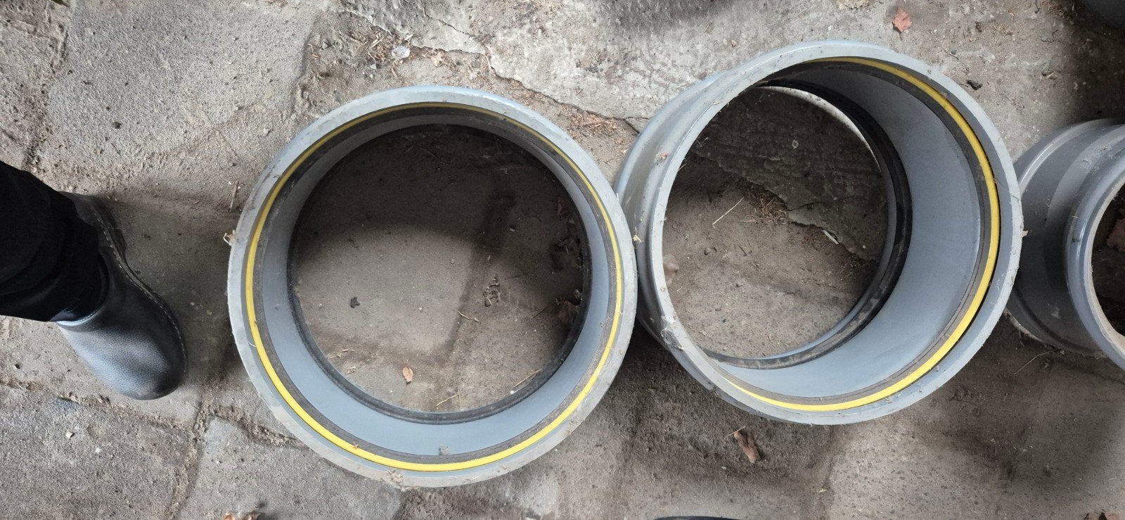 PVC afvoerbochten en overschuifmoffen, Doe-het-zelf en Verbouw, Buizen en Afvoer, Ophalen, Bochten, Gebruikt, Pvc