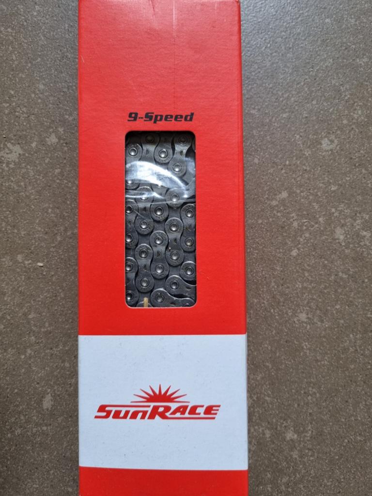 Fietsketting Sunrace 9 Speed 116 schakels nieuw, Ophalen of Verzenden, Nieuw, Derailleur of Ketting, Overige materialen