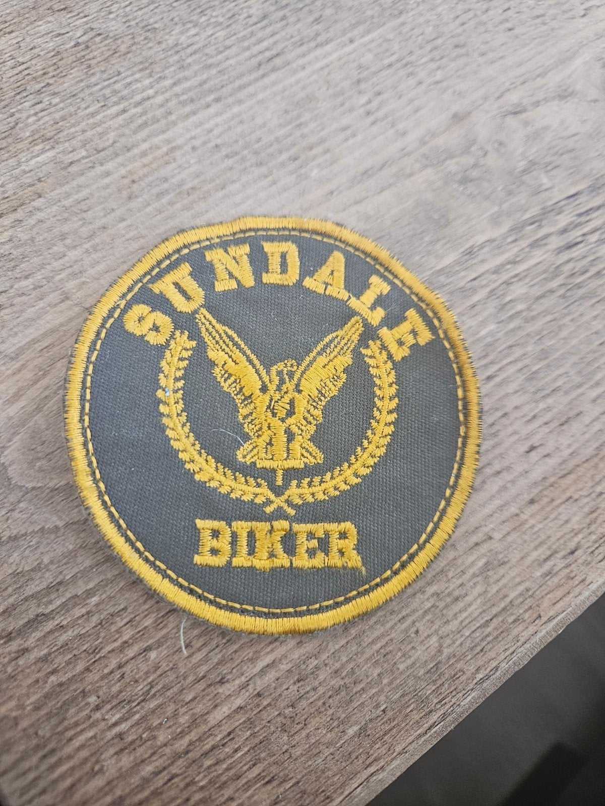Sundale Biker opnaai embleem, Ophalen of Verzenden, Auto's