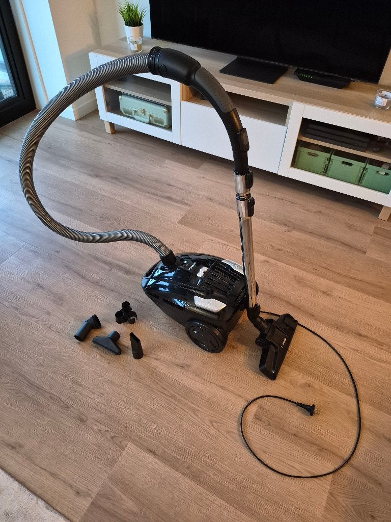 Tomado Stofzuiger TVC3003B - ZO GOED ALS NIEUW, Witgoed en Apparatuur, Stofzuigers, Overige merken, Zo goed als nieuw, Stille werking