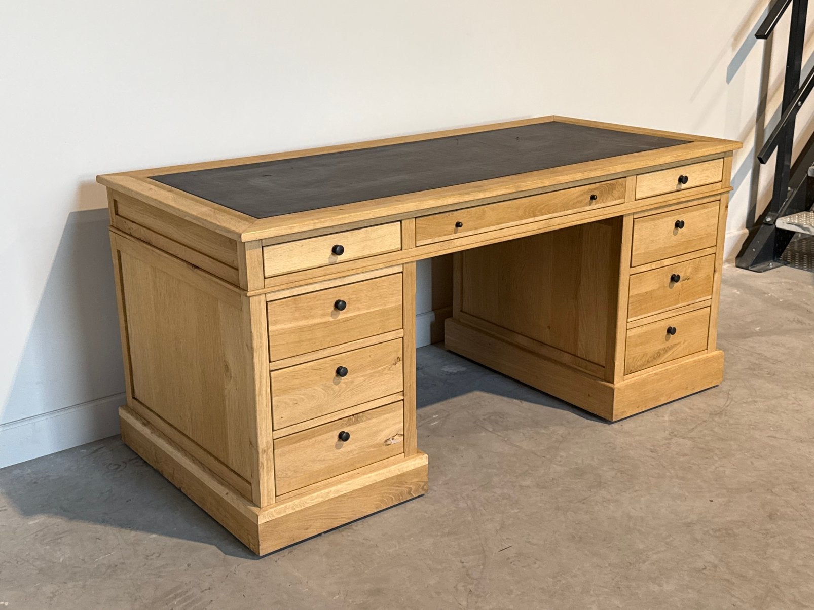 Klassiek Engels bureau #699, Huis en Inrichting, Overige typen, Hout, Bruin, Ophalen of Verzenden