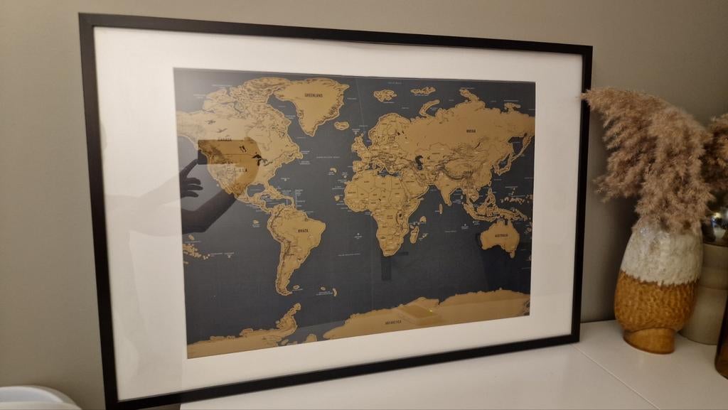 Wereldkaart met lijst - Scratch Map, Overige materialen, 50 tot 75 cm, Ophalen of Verzenden, Zo goed als nieuw
