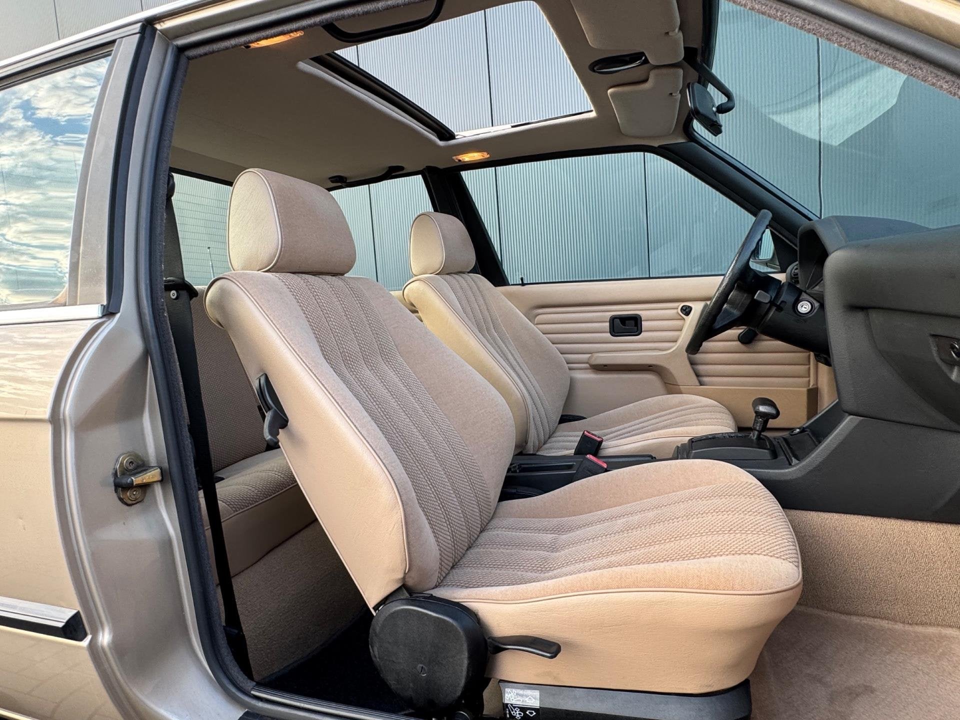 BMW 318I E30 Automaat/Youngtimer, foto 10