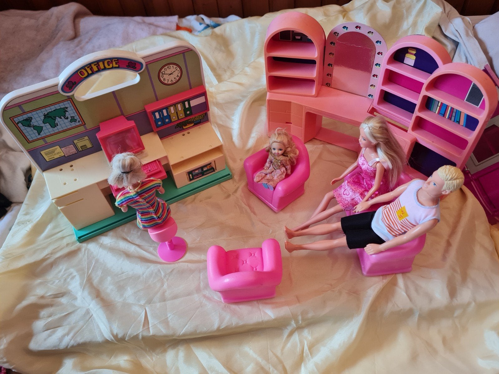 Barbie poppen en accessoires - Compleet speelset, Ophalen of Verzenden, Gebruikt, Barbie