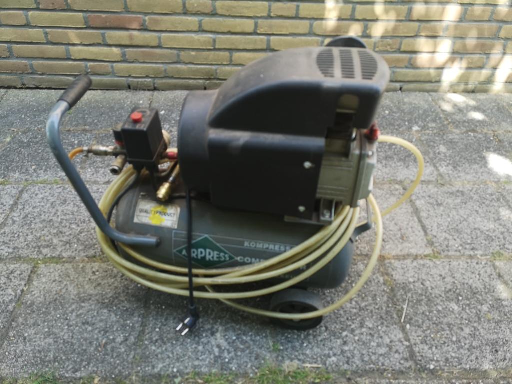 Gebruikte Airpress HL 310/25 Compressor, Ophalen, Gebruikt, 25 tot 100 liter, 200 tot 400 liter/min