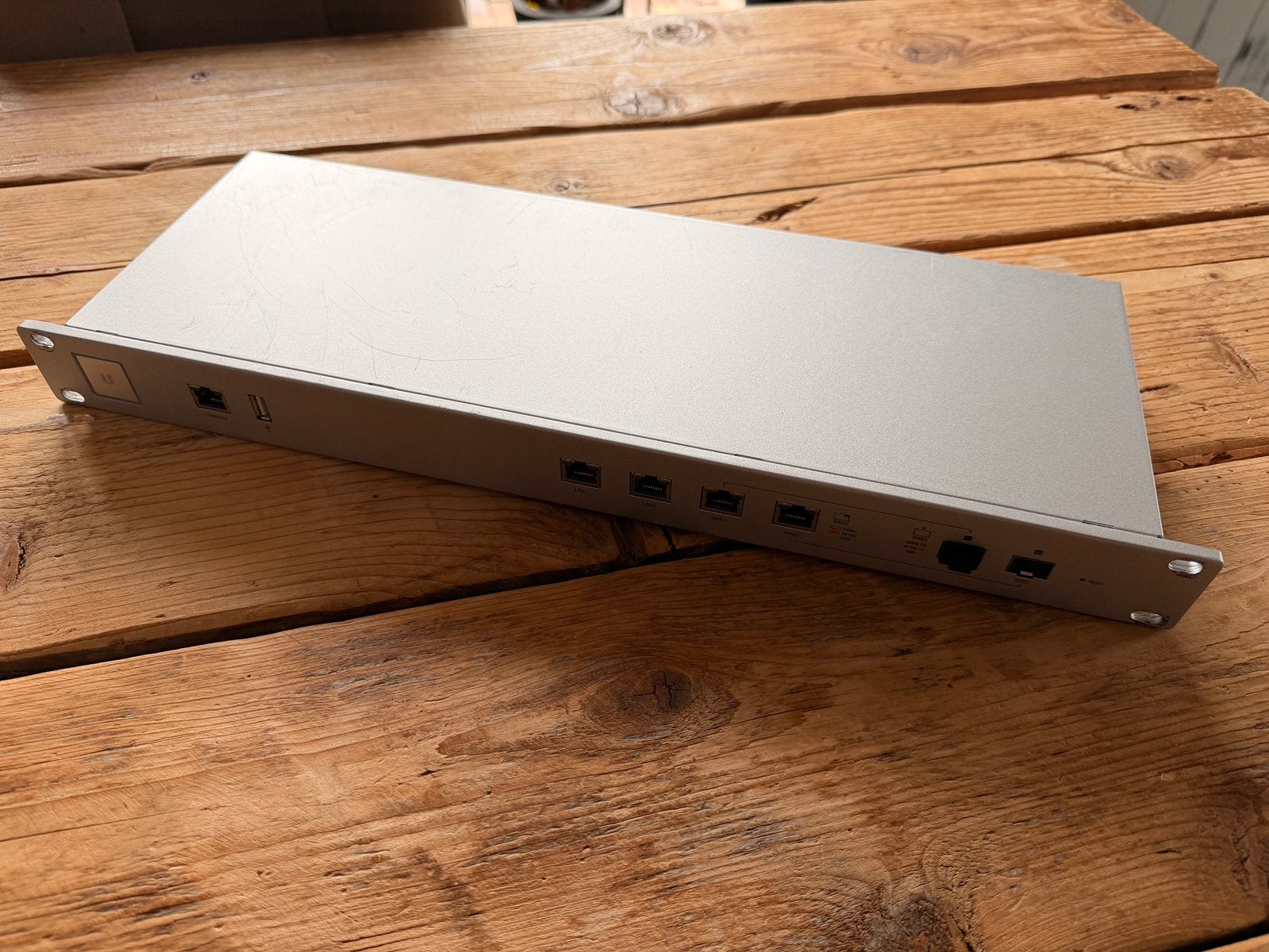 Unifi USG 4 Pro, Computers en Software, Ophalen of Verzenden, Zo goed als nieuw