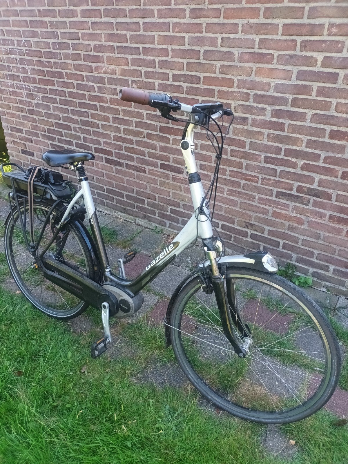Gazelle elektrische fiets - motor en remmen kapot, Ophalen, Minder dan 30 km per accu, Gebruikt, 59 cm of meer