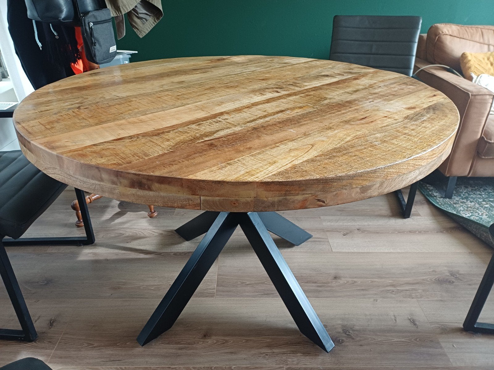 Ronde eettafel mangohout met zwart metalen onderstel, Huis en Inrichting, Gebruikt, Rond, Industrieel, Modern, Vier personen