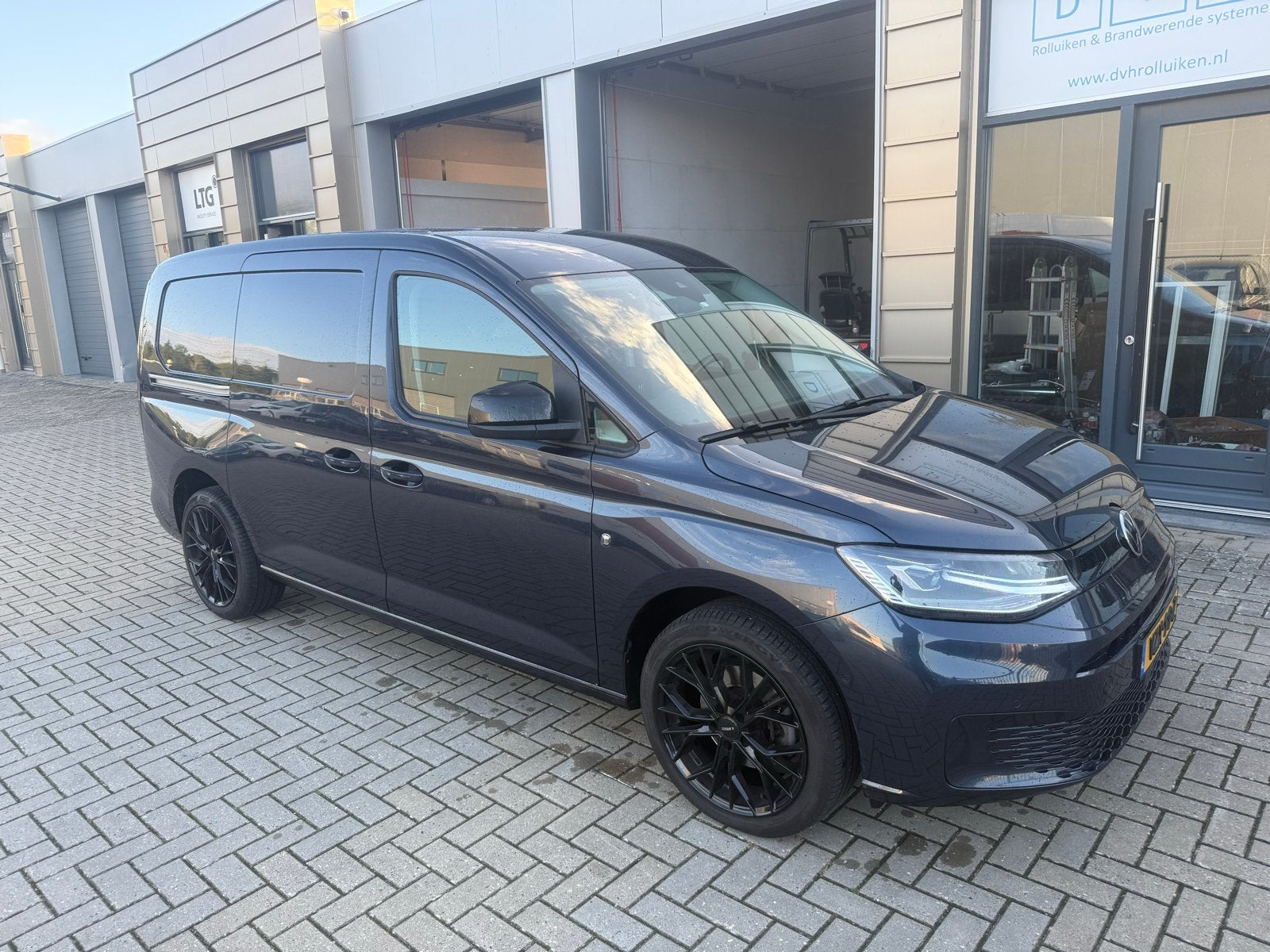 Volkswagen Caddy Cargo Maxi 2.0 TDI 122pk L2h1 7-DSG 2024, 1502 kg, Zwart, 4 cilinders, 122 pk