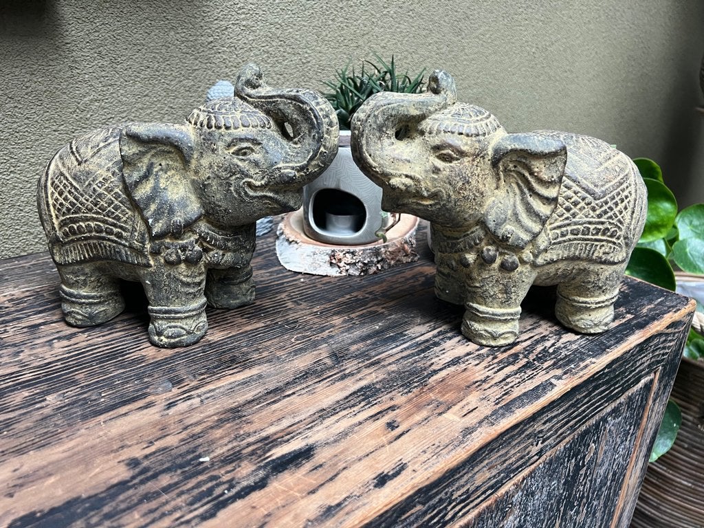 Olifant beeld uit Indonesie Bali oosters zandsteen, Ophalen of Verzenden, Nieuw, Dier