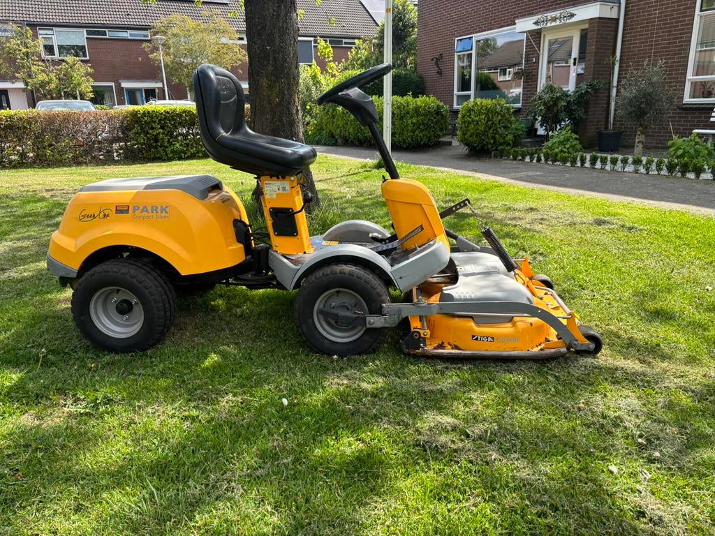 Te Koop: Stiga Park Compact silent greenline zitmaaier, Ophalen, Zo goed als nieuw, Mulchfunctie, 90 tot 120 cm